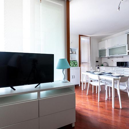 Appartamento Caterina A 5 Minuti Da Milano Fiere E San Siro Con Wifi-Netflix-Free Parking מראה חיצוני תמונה