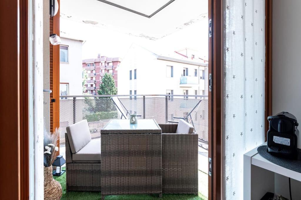 Appartamento Caterina A 5 Minuti Da Milano Fiere E San Siro Con Wifi-Netflix-Free Parking מראה חיצוני תמונה