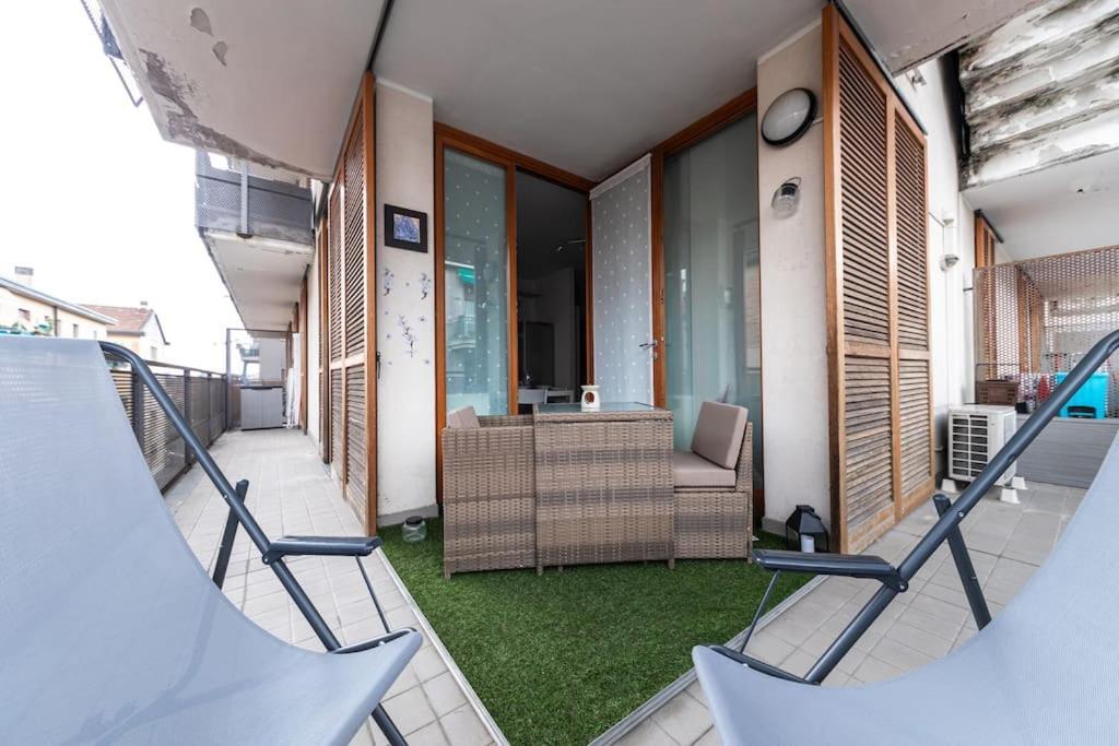 Appartamento Caterina A 5 Minuti Da Milano Fiere E San Siro Con Wifi-Netflix-Free Parking מראה חיצוני תמונה
