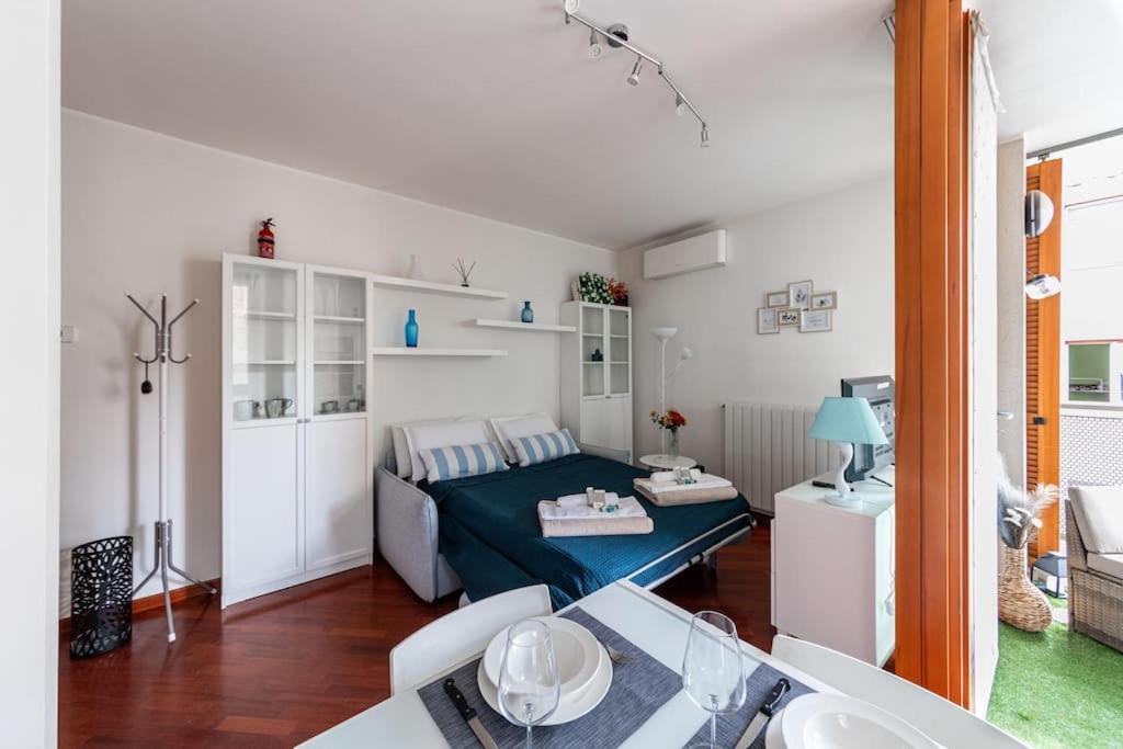 Appartamento Caterina A 5 Minuti Da Milano Fiere E San Siro Con Wifi-Netflix-Free Parking מראה חיצוני תמונה