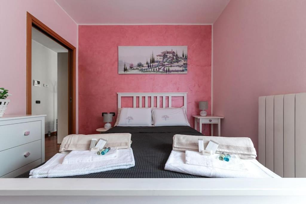 Appartamento Caterina A 5 Minuti Da Milano Fiere E San Siro Con Wifi-Netflix-Free Parking מראה חיצוני תמונה